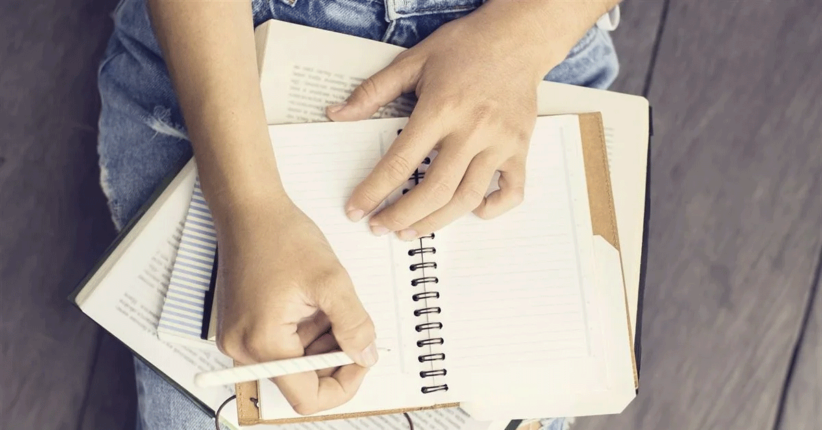 Pisanie w dzienniku — zdjęcie podglądowe
